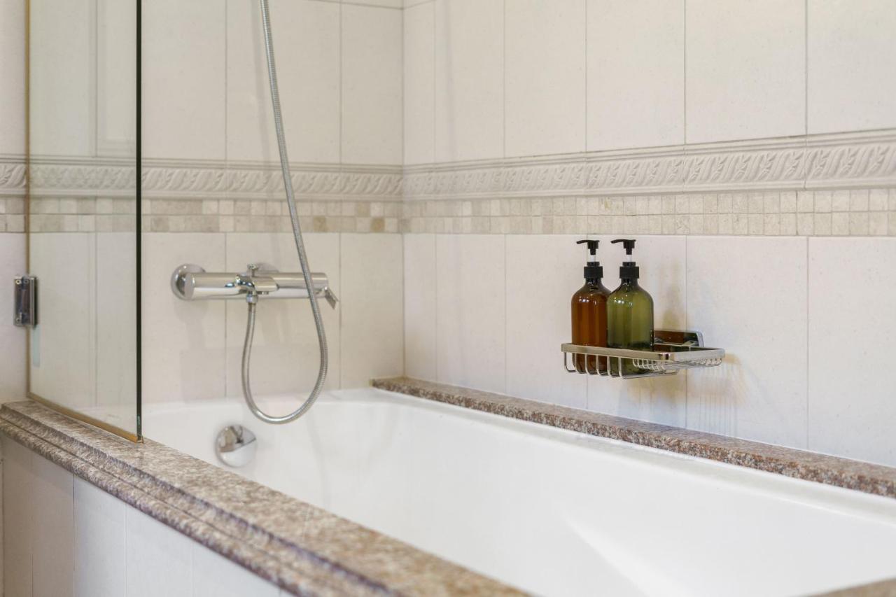 Grande On Palm Jumeirah - 6 Bedroom + Kids Apartment