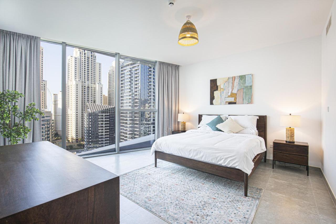 Stunning Views Elegant 5 Star Luxury 1br Marina Dubai