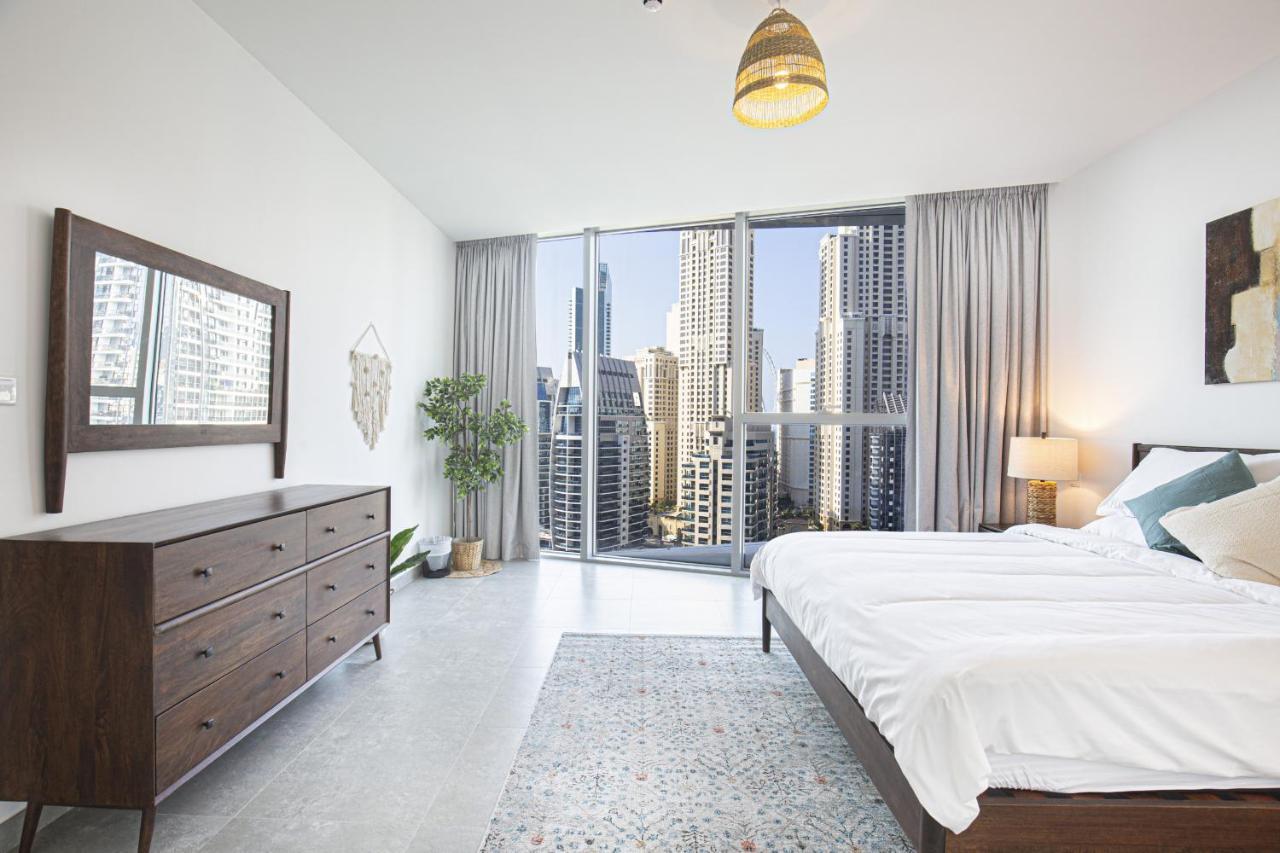 Stunning Views Elegant 5 Star Luxury 1br Marina Apartment *