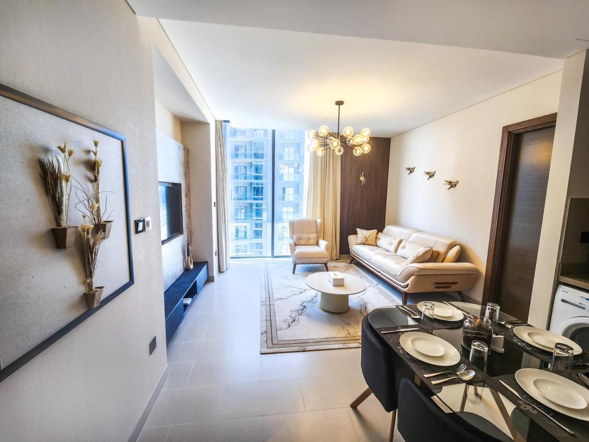 By Latinem Luxury 2br Cv B2302 Near Burj Khalifa Dubai