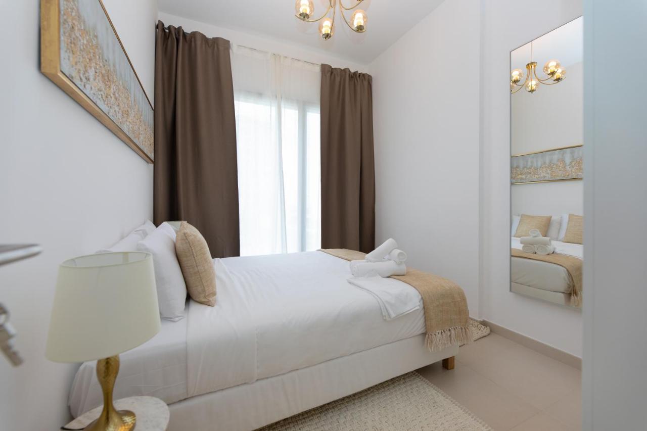 Brand New 1br With A Pool, Gym & Games Area Dubai