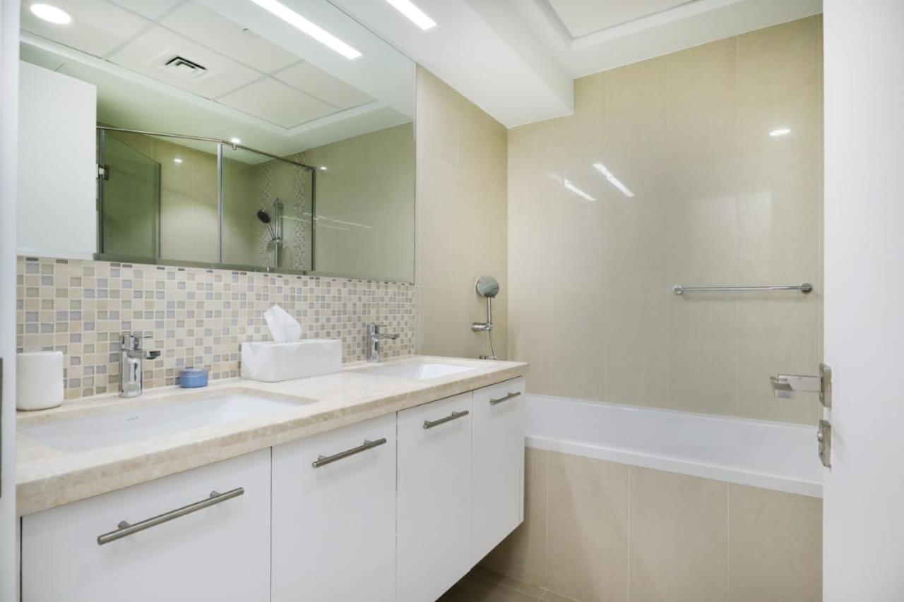 Luxurious 2 Bedroom + Maid With Burj Khalifa View Dubai
