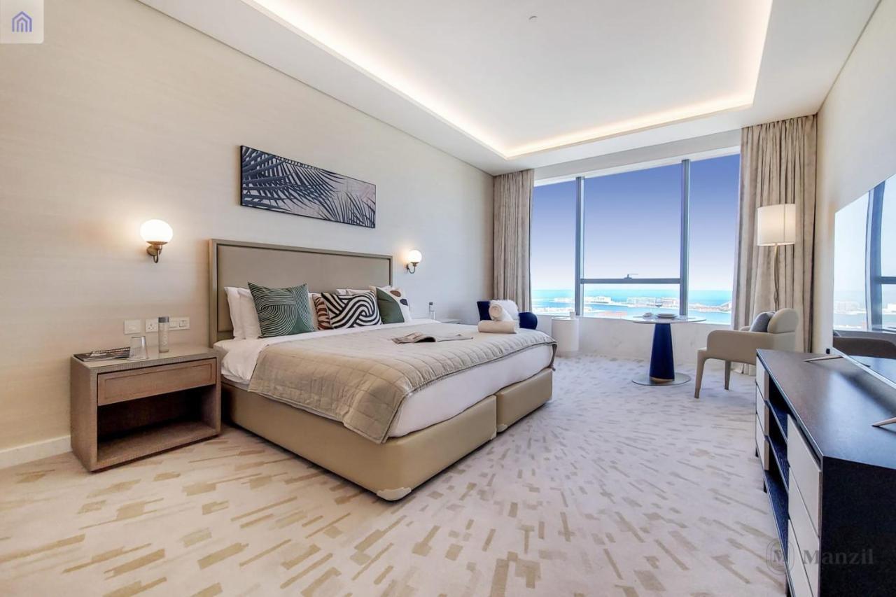 Apartment Manzil - With Aura Pool & Sea View At The Palm Tower In Palm Jumeirah