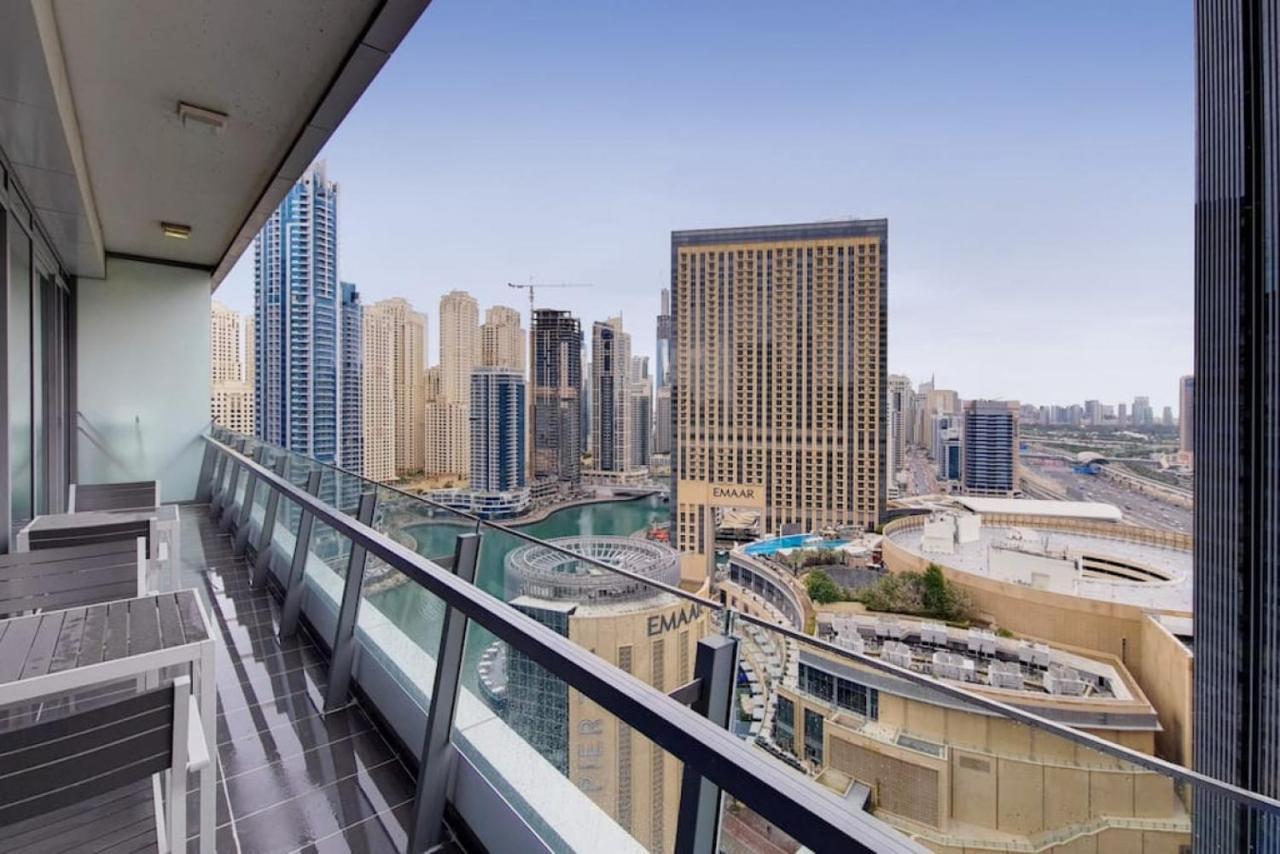 Silverene Tower B, Marina - Vibrant Two Bedroom Apartment *