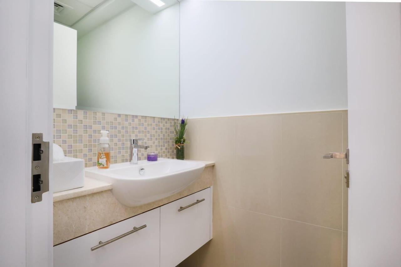 Luxurious 2 Bedroom + Maid With Burj Khalifa View