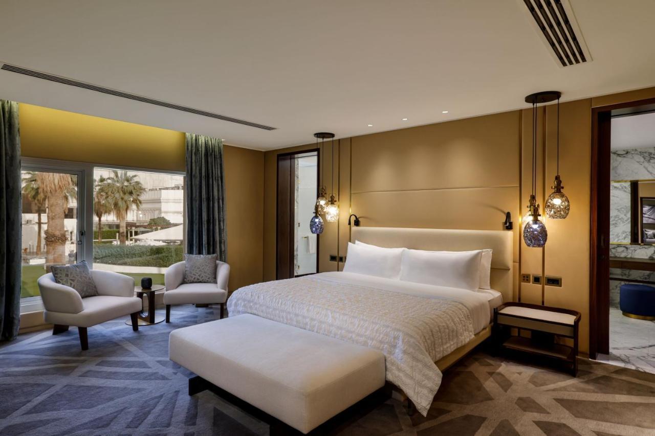 Le Meridien & Conference Centre