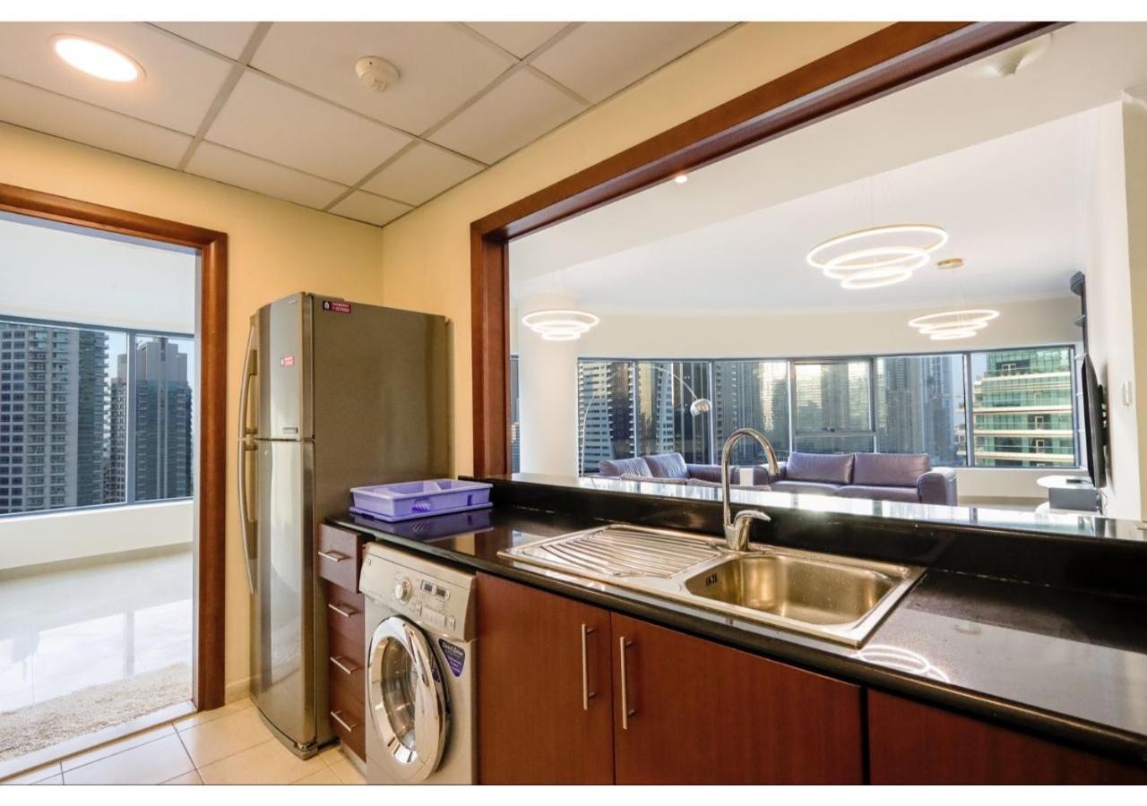 Spacious 3 Bedroom With Marina View - Near Marina Mall * Dubai
