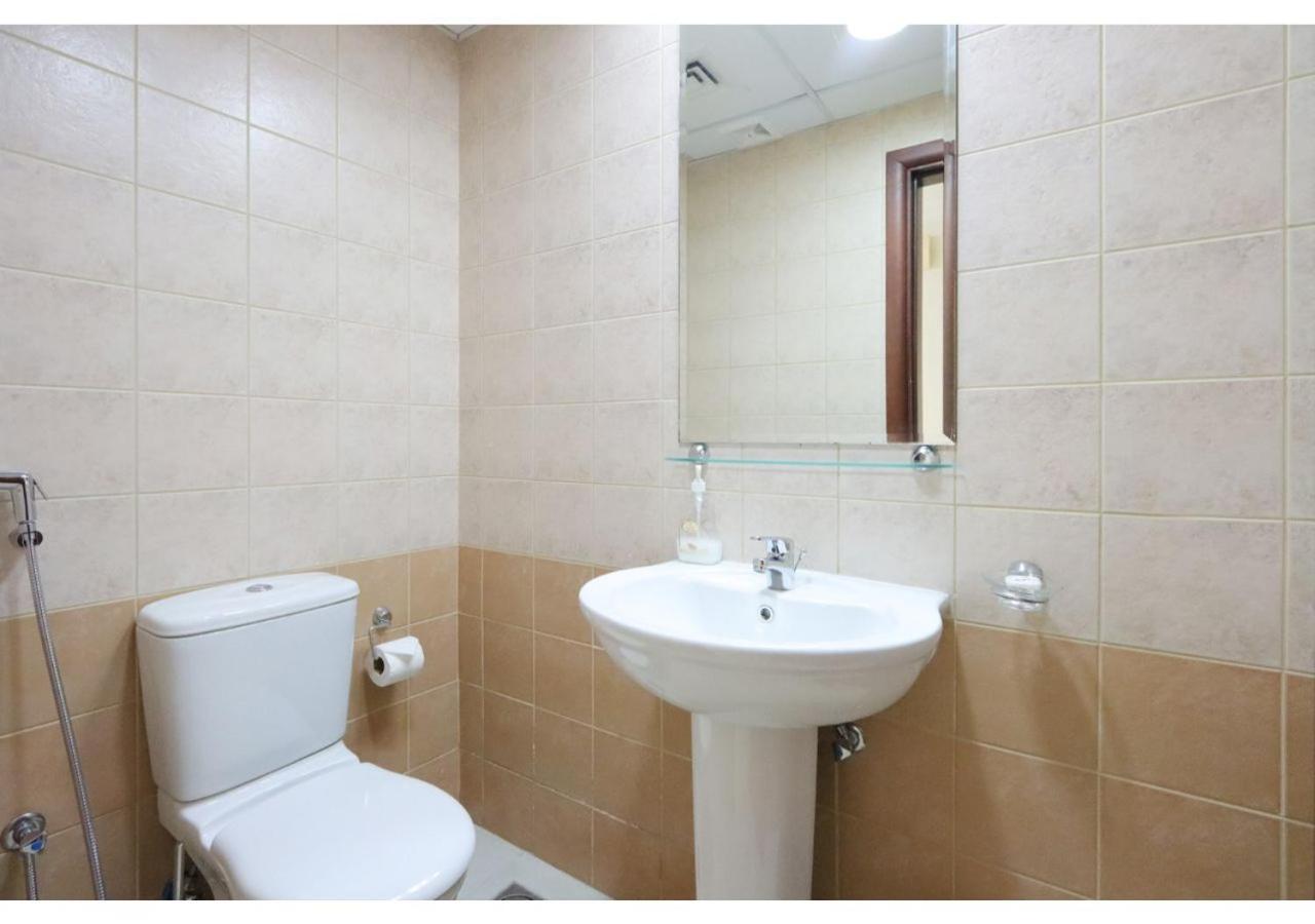 Spacious 3 Bedroom With Marina View - Near Marina Mall Apartment