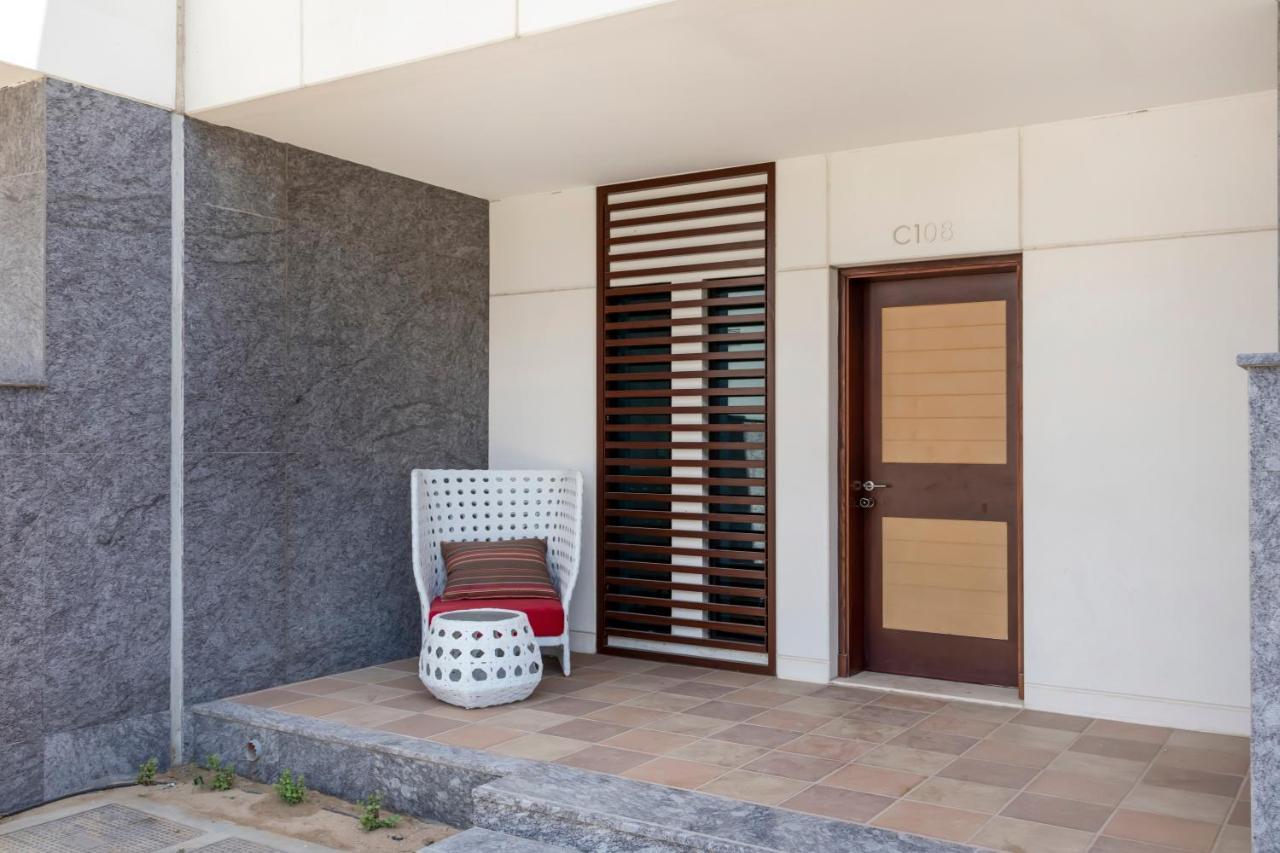Fam Living - Sarai Beach Villas - Palm Jumeirah - Families Only Villa *