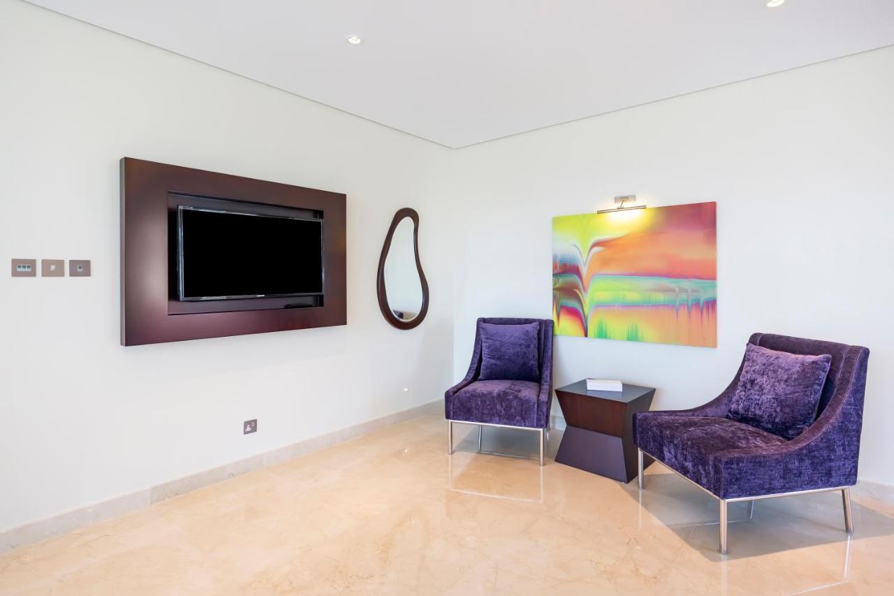 Fam Living - Sarai Beach Villas - Palm Jumeirah - Families Only Villa