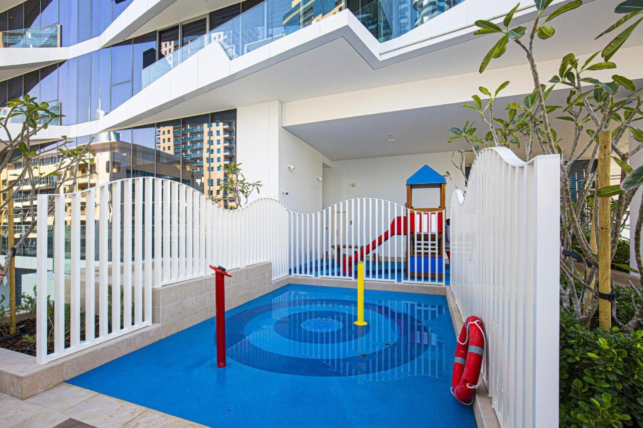 Stunning Views Elegant 5 Star Luxury 1br Marina