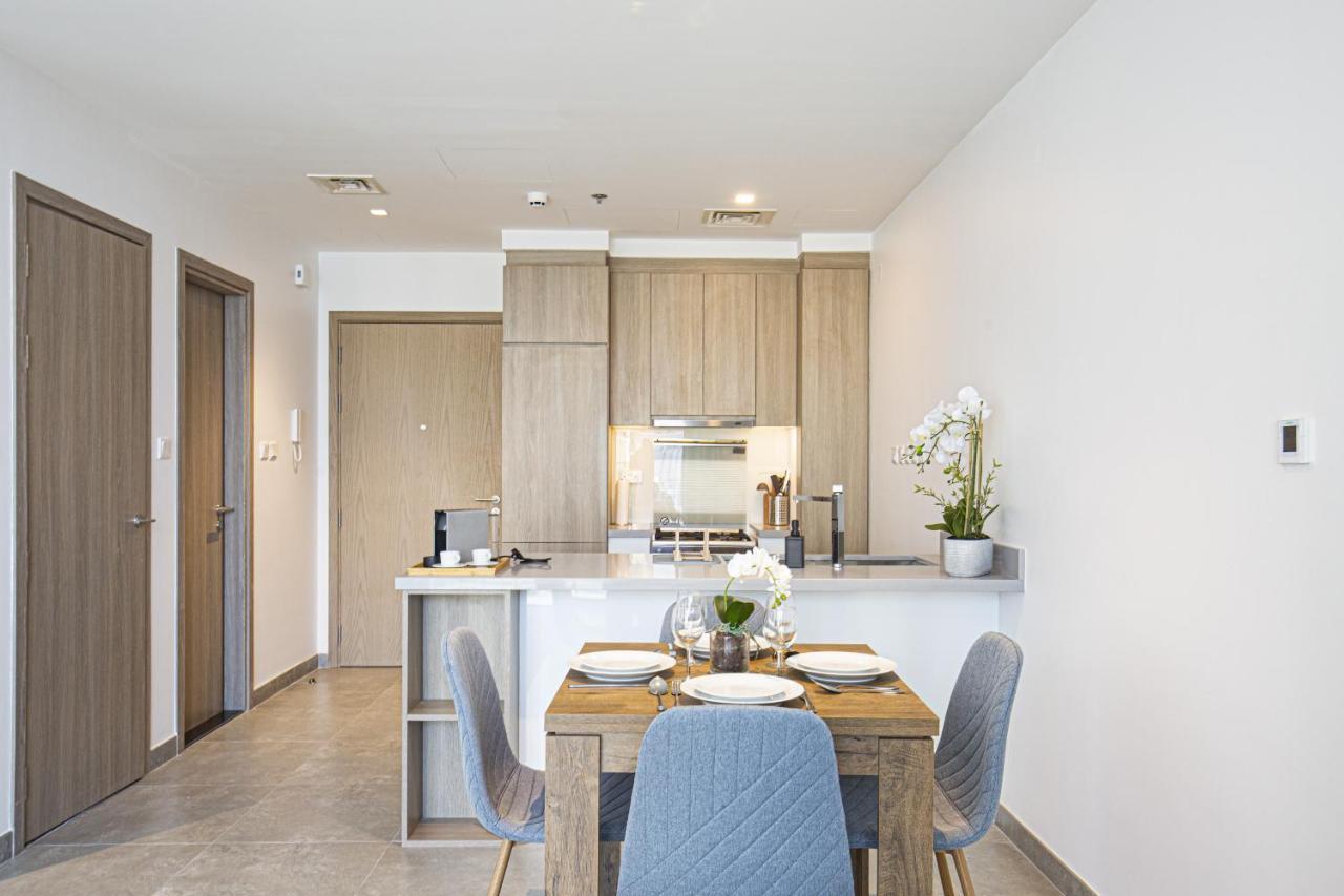 Stunning Views Elegant 5 Star Luxury 1br Marina Dubai