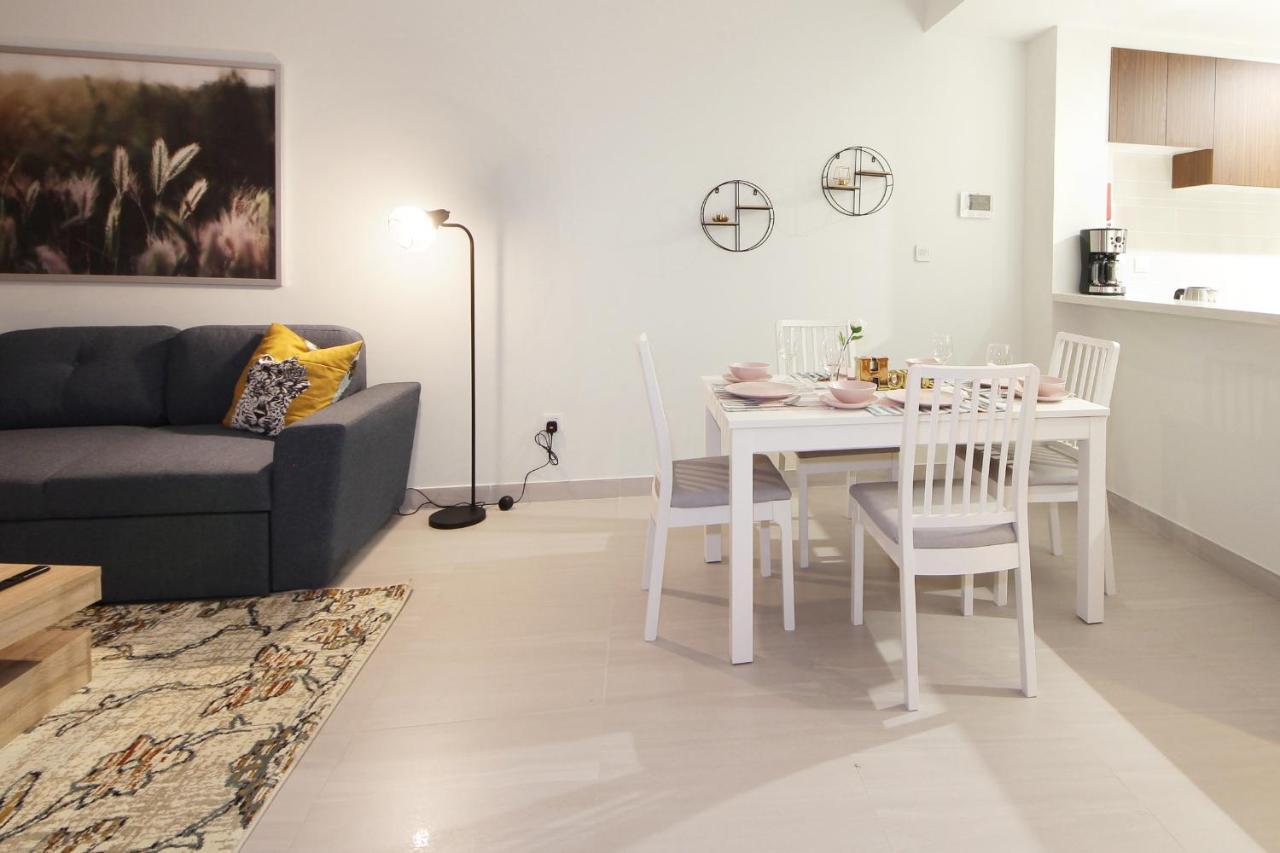 Apartment Luxury Staycation - Park Gate Residences - Lush Green Garden Of Zabeel Park