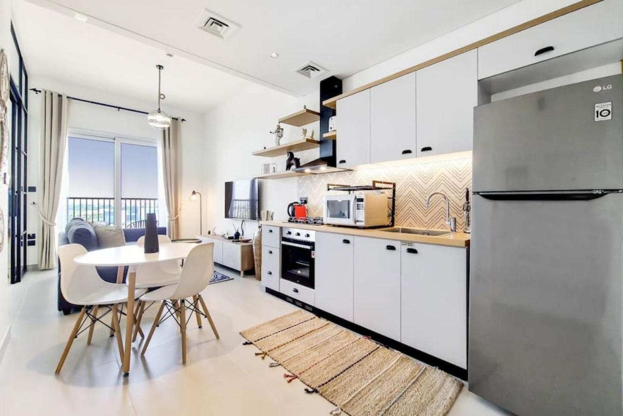 Collective 2 Tower A Hills - Chic One Bedroom Apartment
