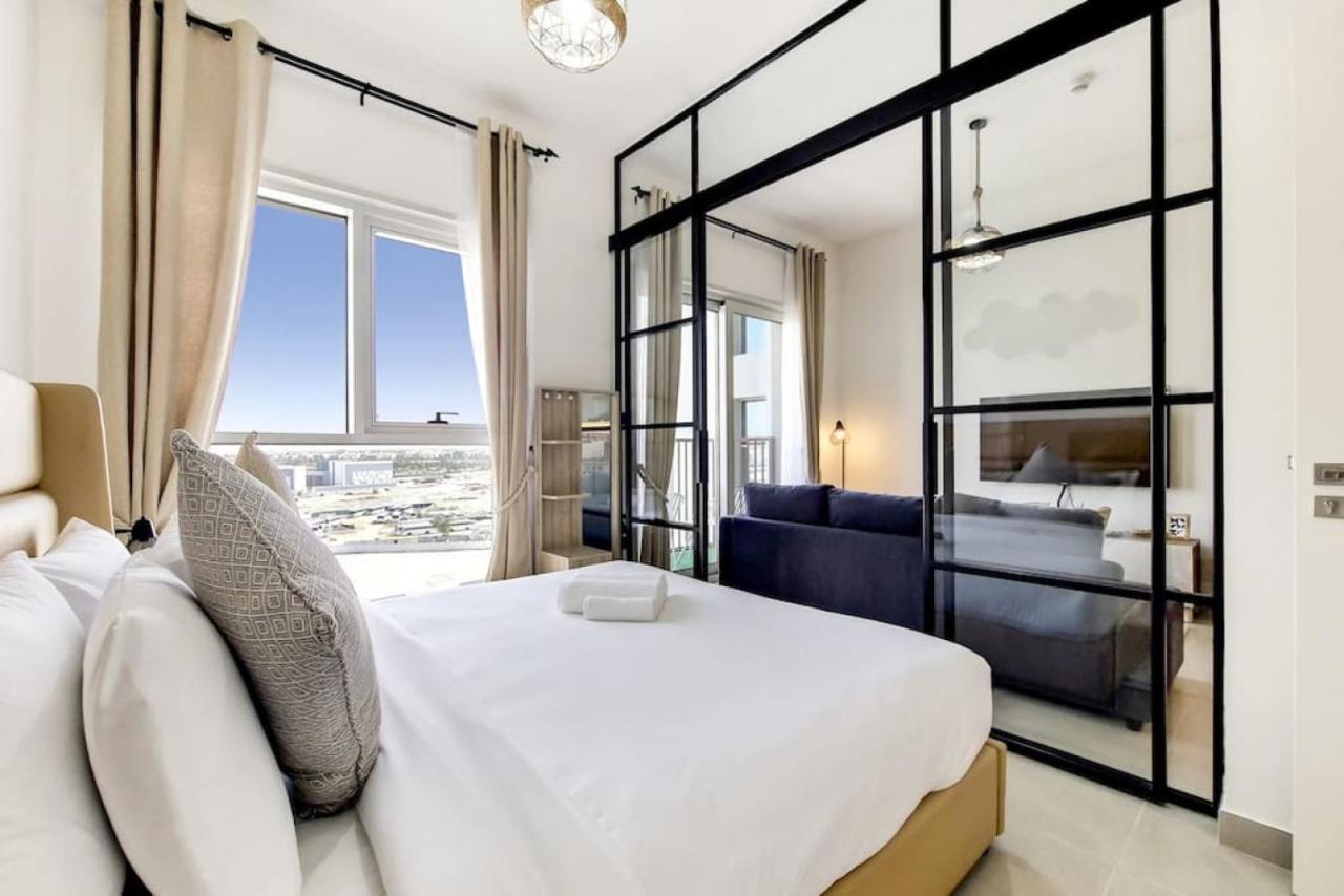 Collective 2 Tower A Hills - Chic One Bedroom Apartment