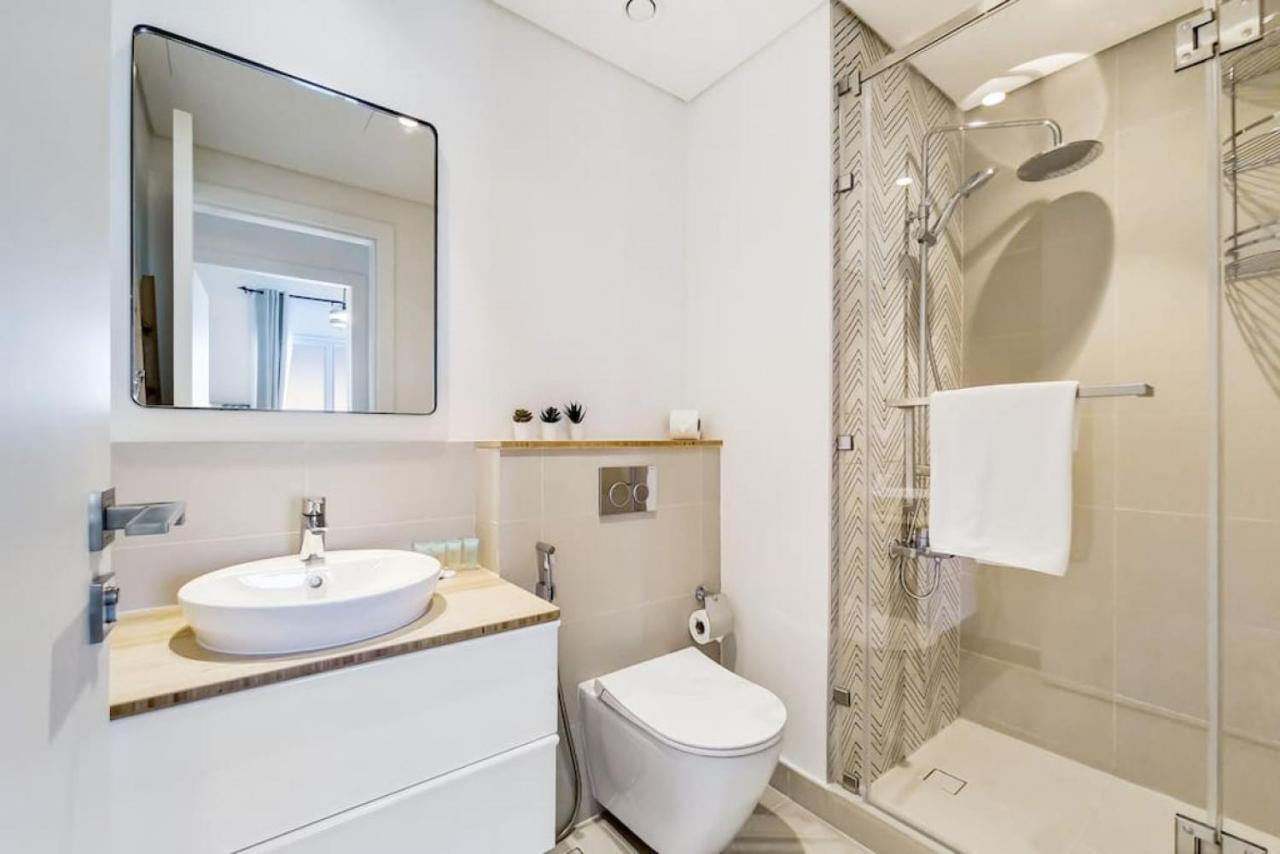 Collective 2 Tower A Hills - Chic One Bedroom