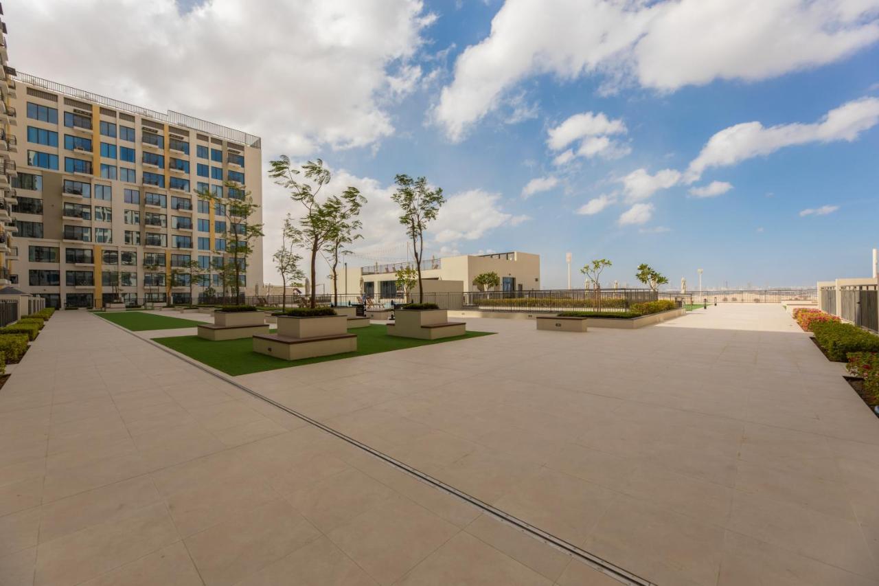 Brand New 1br With A Pool, Gym & Games Area Dubai