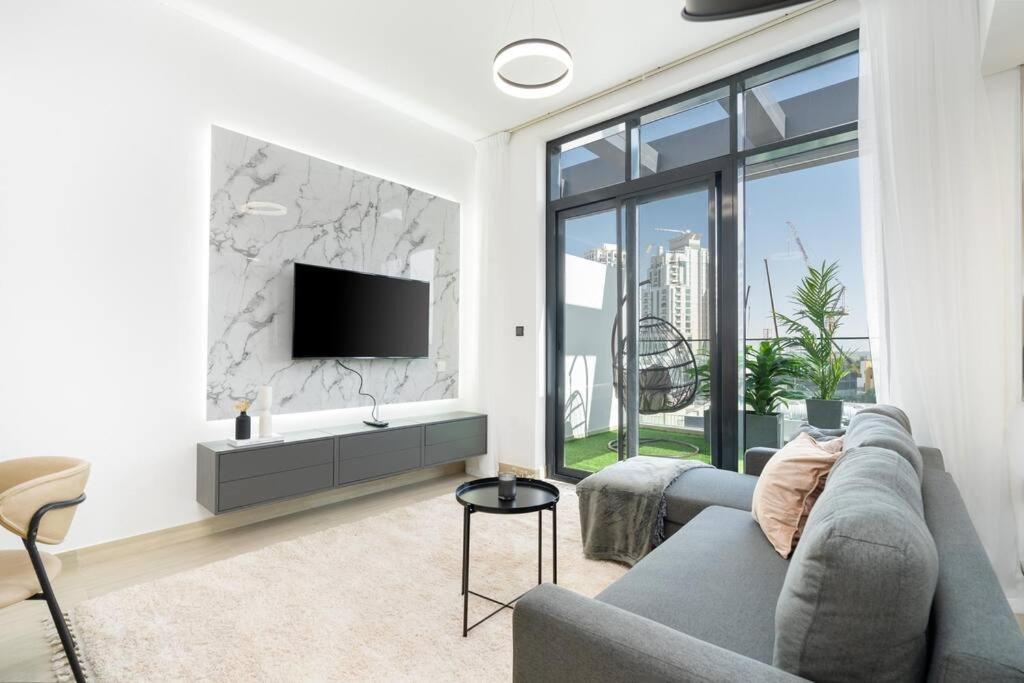 Apartamento Unique Apt With Private Jacuzzi In Dubai