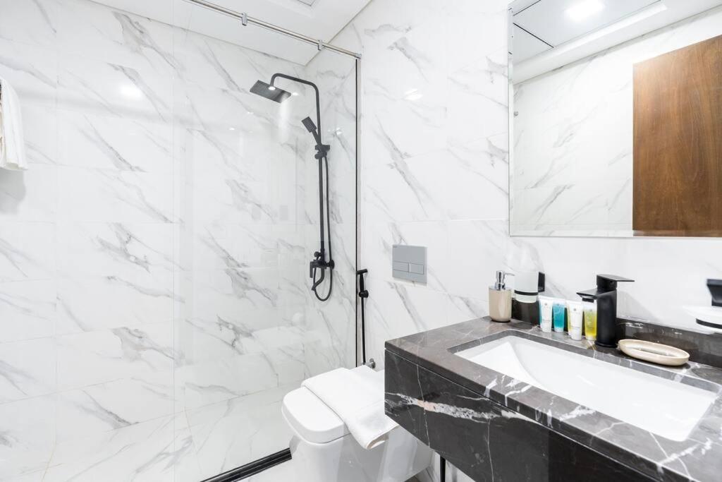 Apartamento Unique Apt With Private Jacuzzi In Dubai
