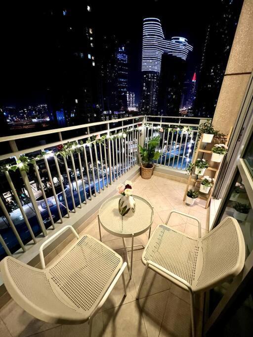 In Downtown Dubai, 3min Walk To Burj Khalifa & Mall Apartamento