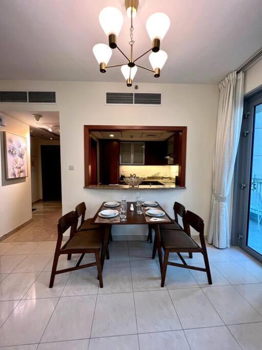 In Downtown Dubai, 3min Walk To Burj Khalifa & Mall Apartamento *