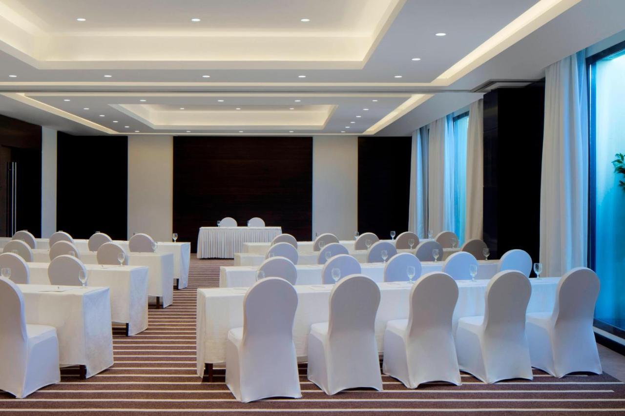 Le Meridien & Conference Centre Hotel 5*