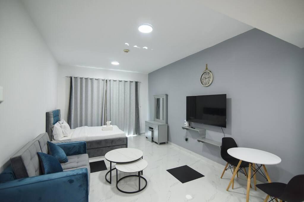 Luxury Studio - Impz - Production *