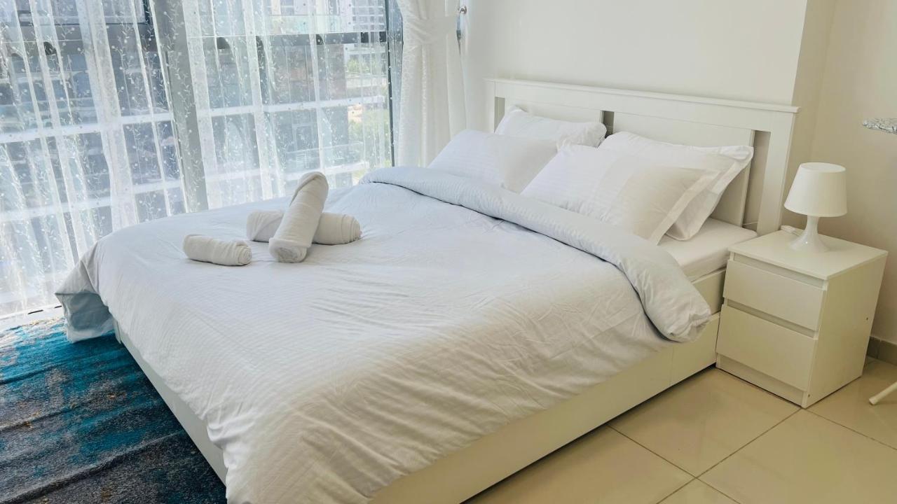 Newly Furnished Bright And Cozy - Damac Hills * Dubai