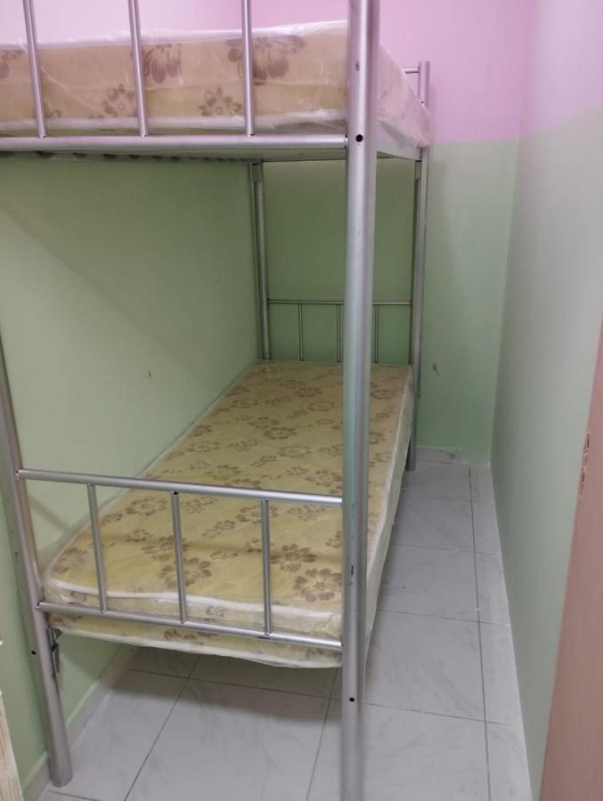 Bed Space For Weekly With Other Guests Guest house *