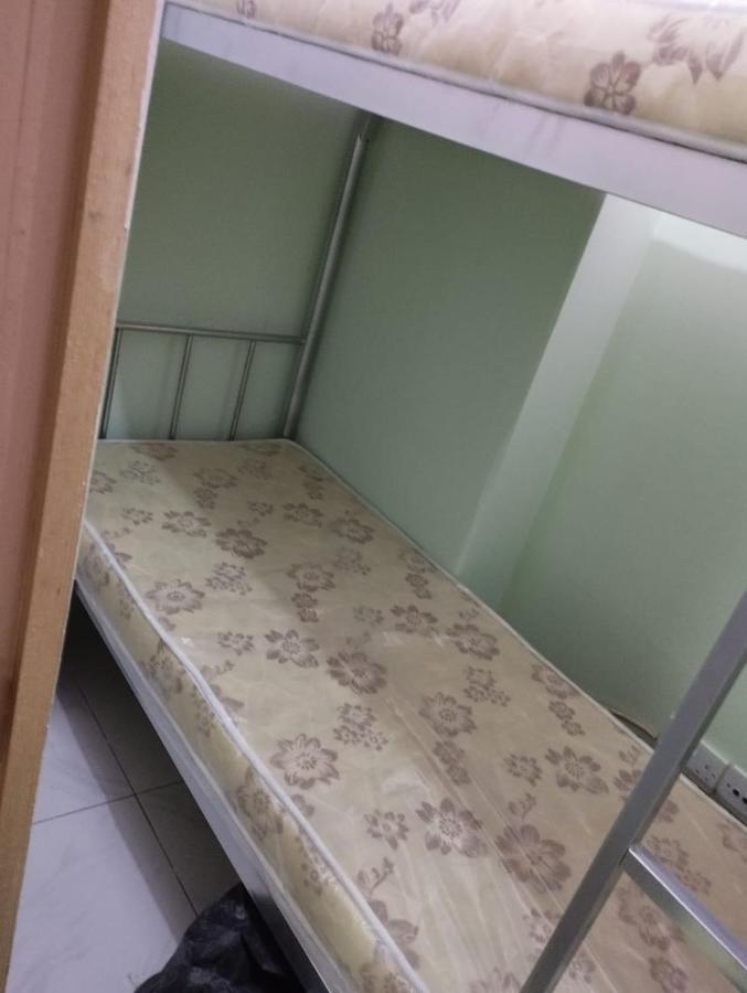 Guest house Bed Space For Weekly With Other Guests Dubai
