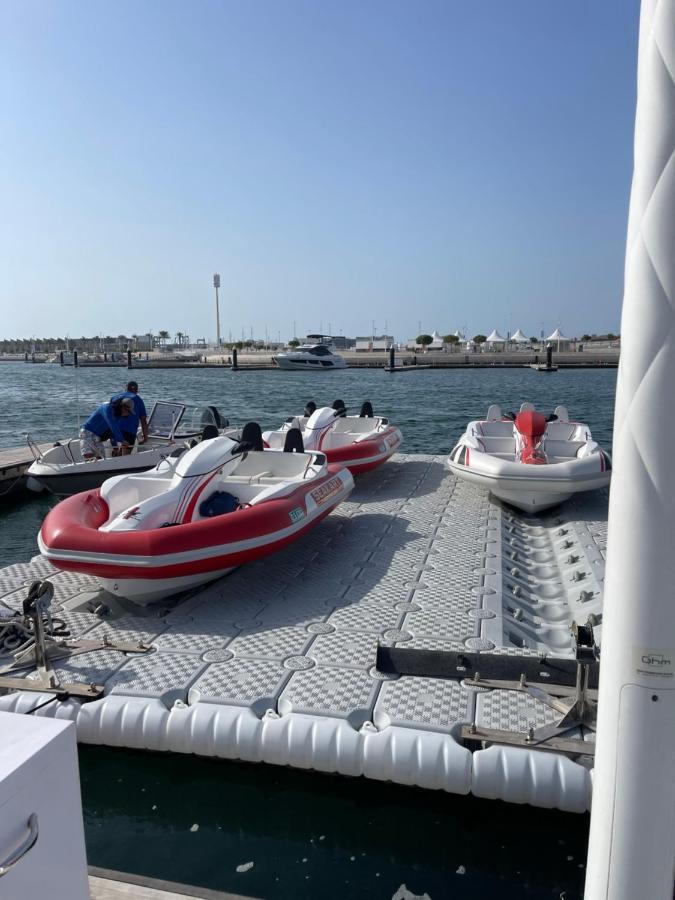 Botel Yacht Boat 2 Beds 1 Bath Eye Marina Jbr