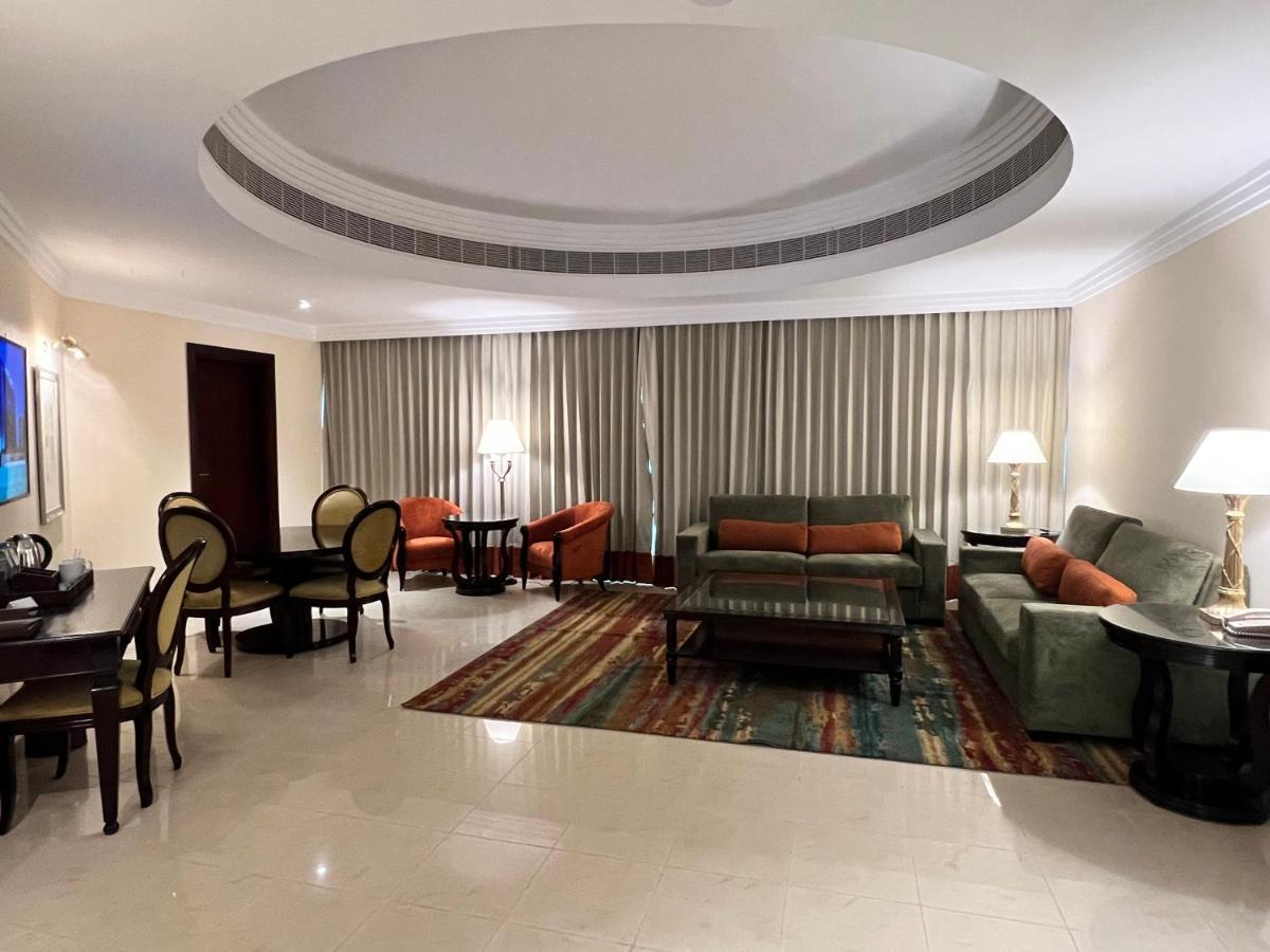 City Seasons Aparthotel 4*
