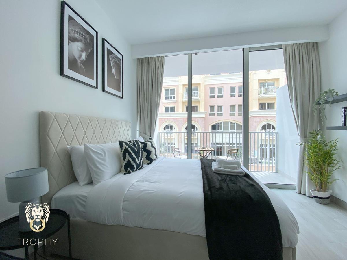 Apartment Stylish In Jvc With Contemporary *