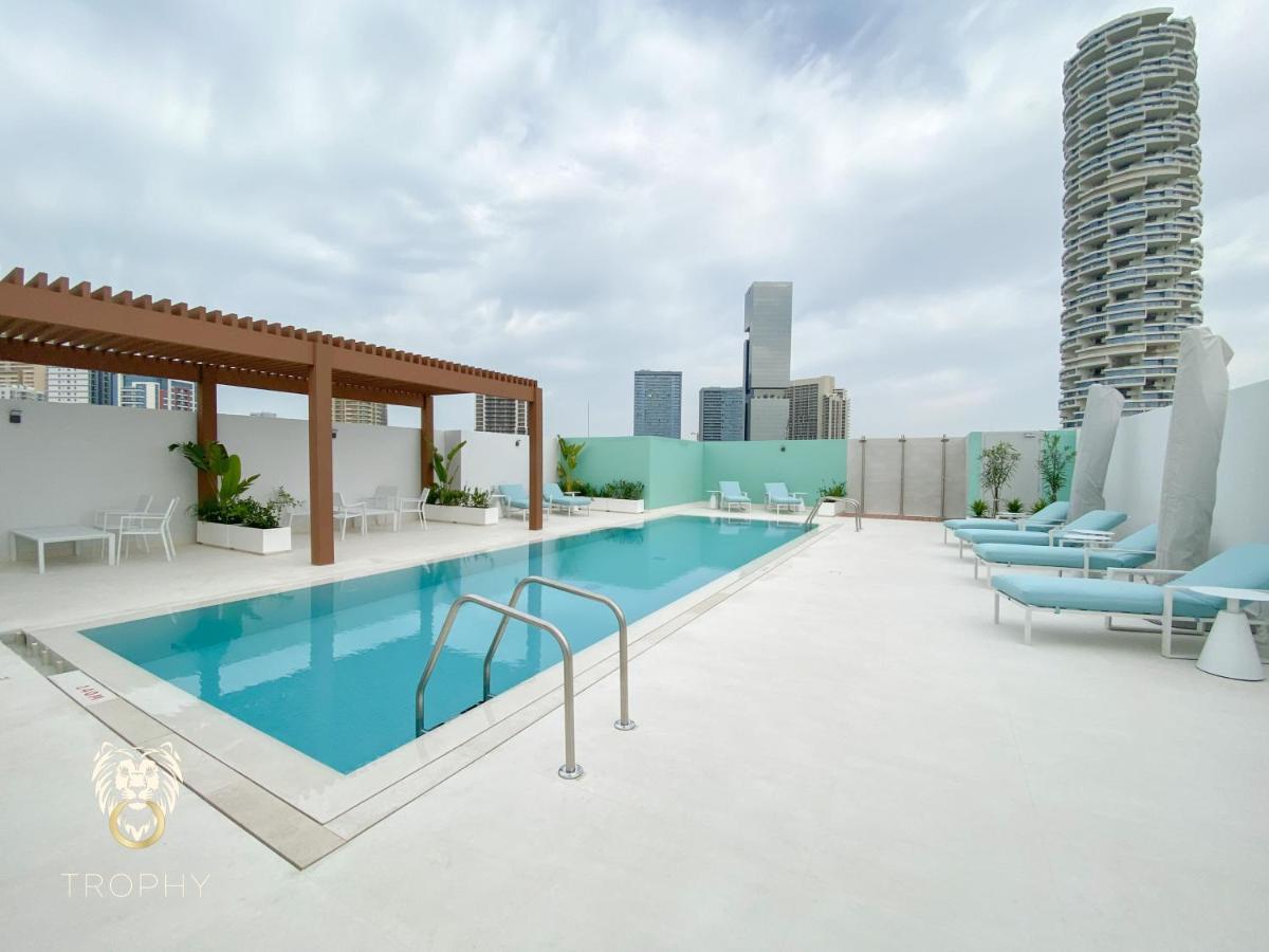 Apartment Stylish In Jvc With Contemporary *