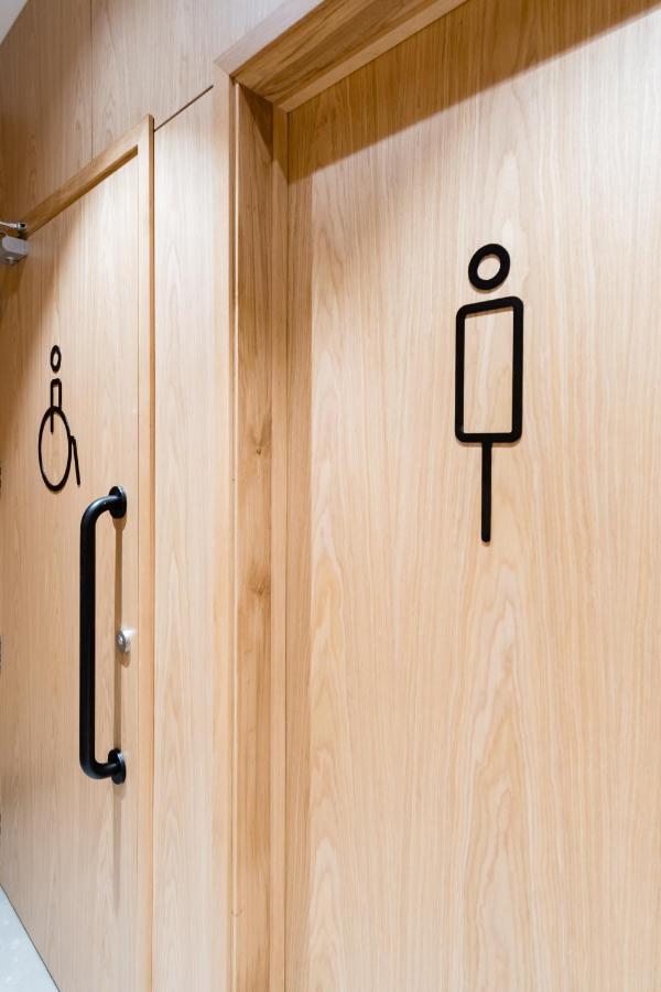 Capsule hotel Sleep 'n Fly Sleep Lounge, B-gates Terminal 3 - Transit Only *