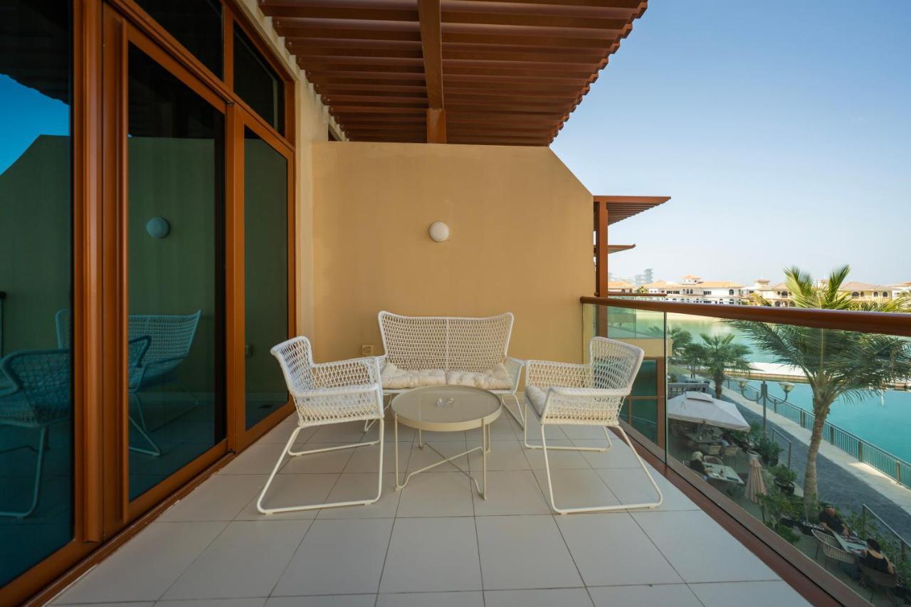 Sunny Palm Views Studio