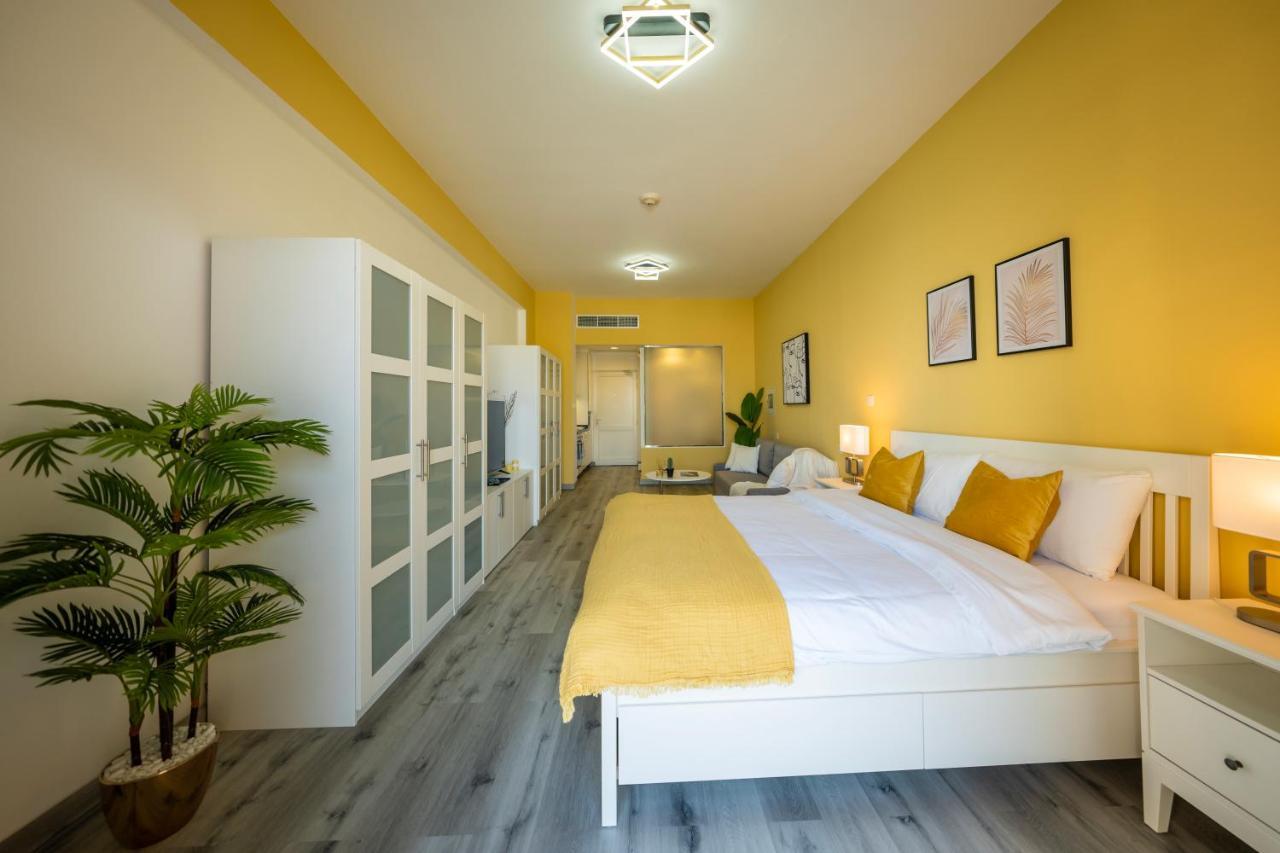 Sunny Palm Views Studio * Dubai