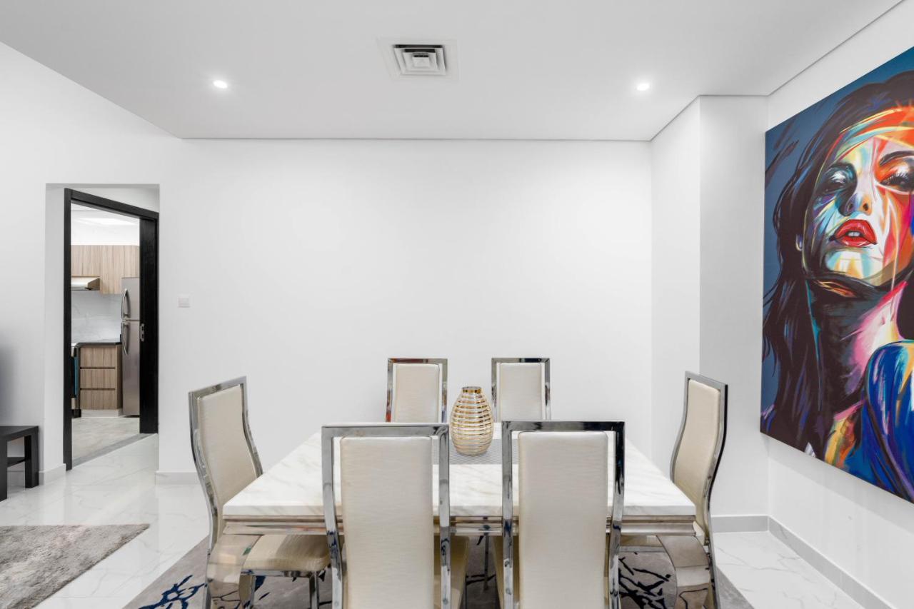 Second Apartment *