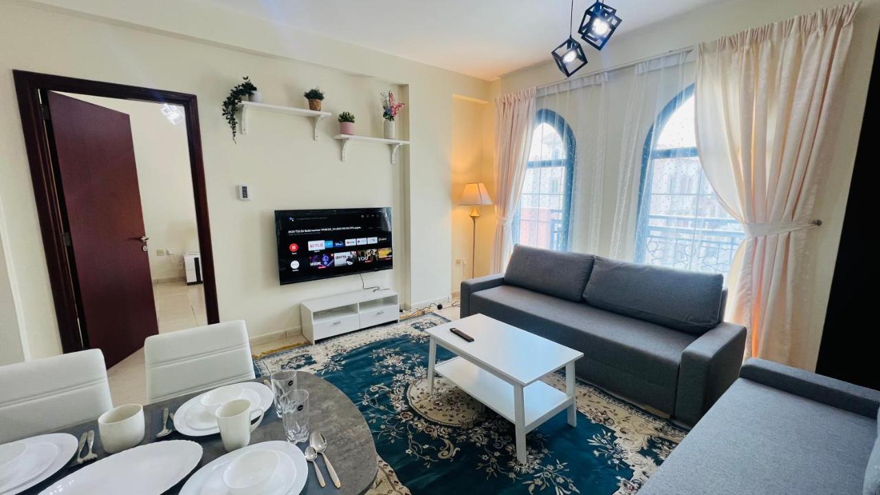 Apartment Newly Furnished Cozy One Bed 2 Bathroom View Dubai