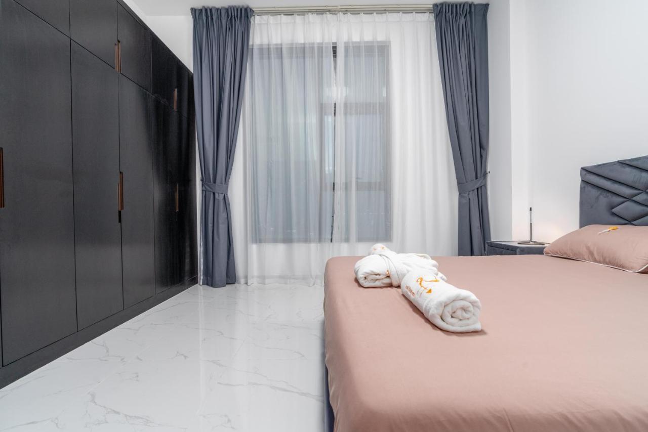 Second Apartment *