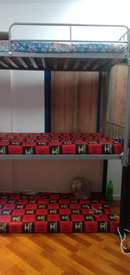 Bed Space For Weekly With Other Guests * Dubai