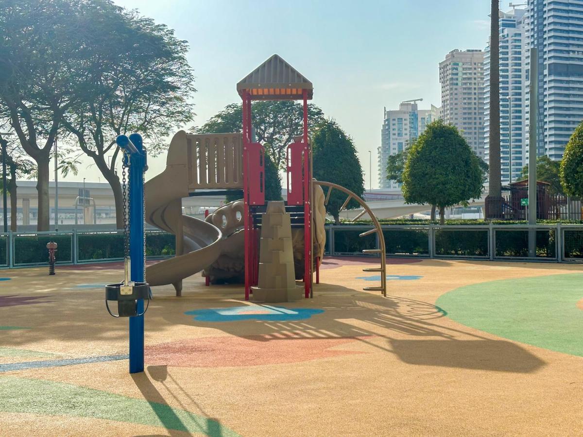 Daire Higuests - Lake-view Studio In Vibrant Area In Jlt Dubai
