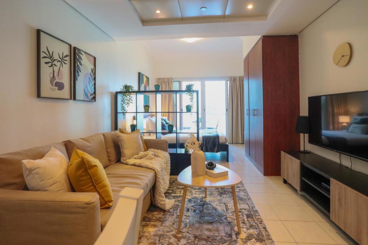 Higuests - Lake-view Studio In Vibrant Area In Jlt Daire *
