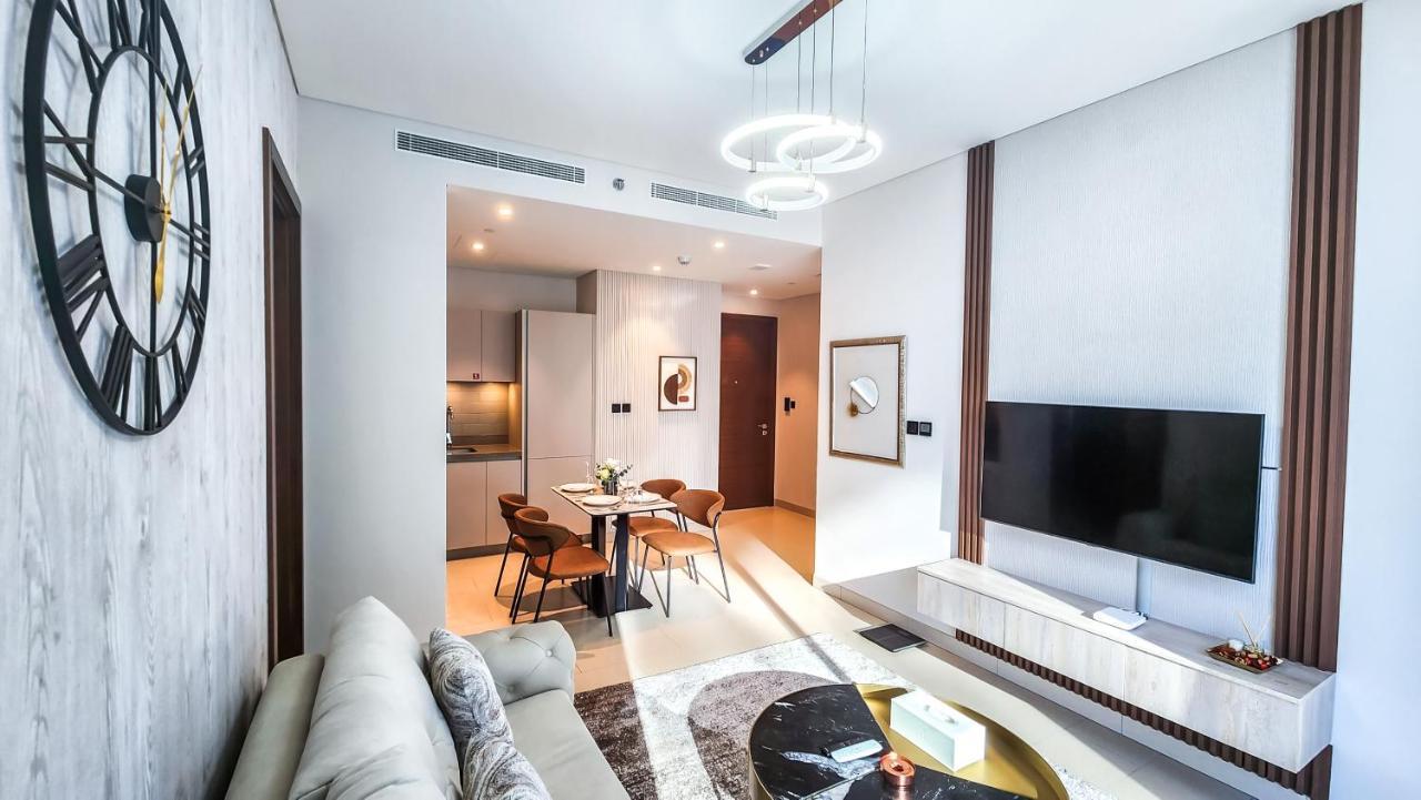 By Latinem 2br Holiday Cvr B1808 Near Burj Khalifa *