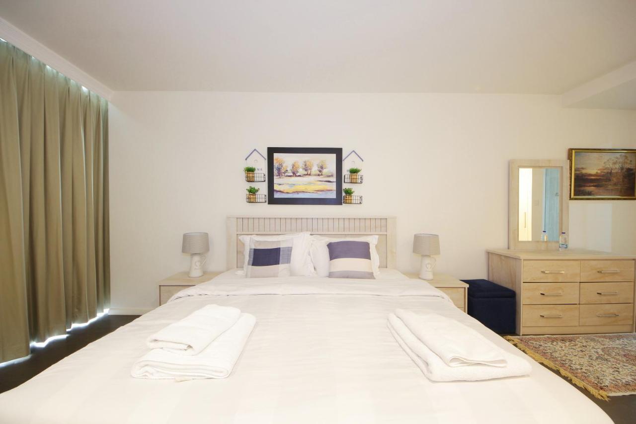 Shh - D1 Tower Apartments * Dubai