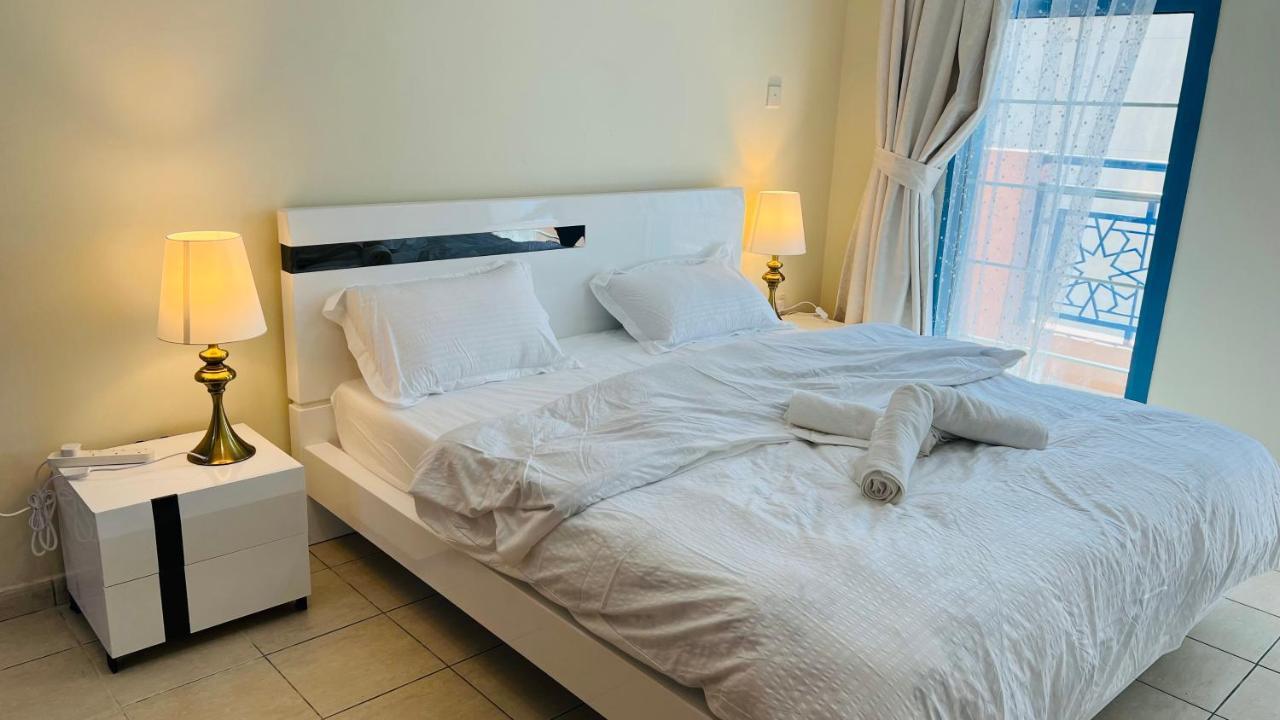 Apartment Newly Furnished Cozy One Bed 2 Bathroom View