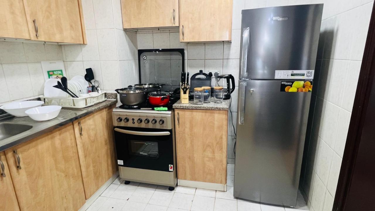 Apartment Newly Furnished Cozy One Bed 2 Bathroom View Dubai