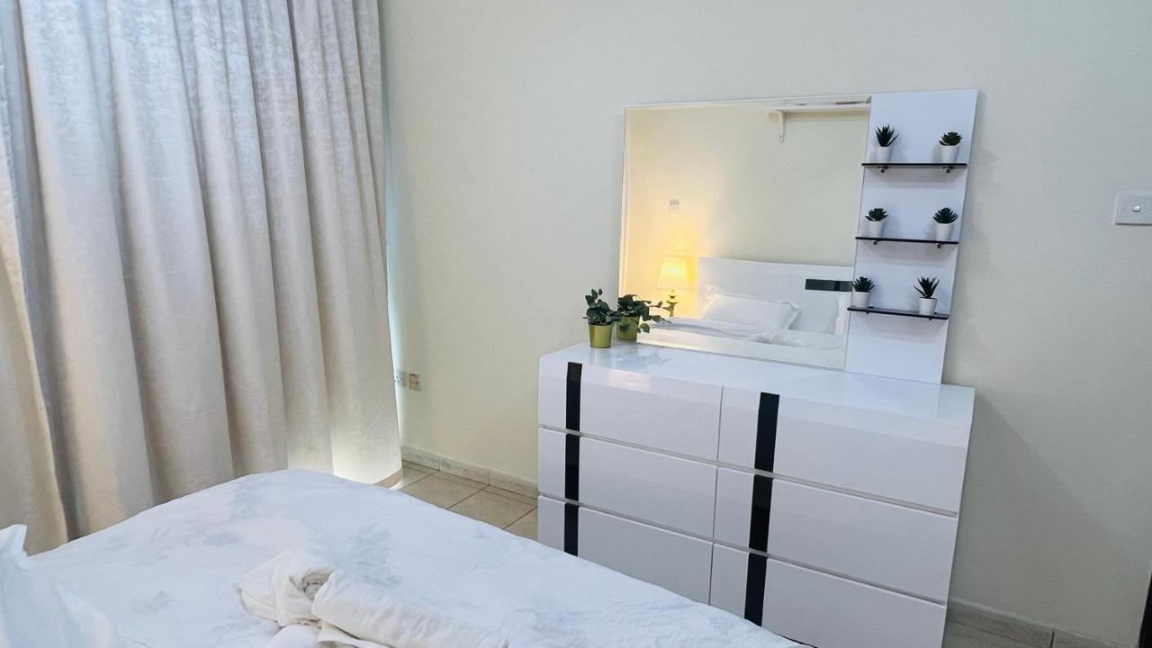 Newly Furnished Cozy One Bed 2 Bathroom View * Dubai