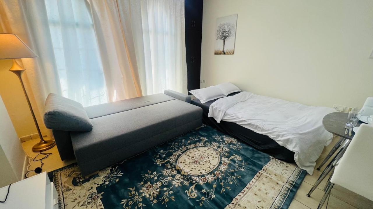 Apartment Newly Furnished Cozy One Bed 2 Bathroom View *