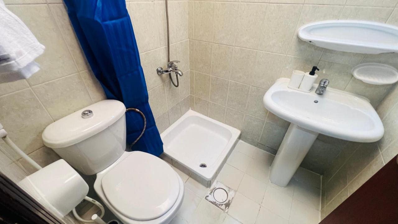 Newly Furnished Cozy One Bed 2 Bathroom View *